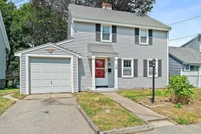 30 Russell St