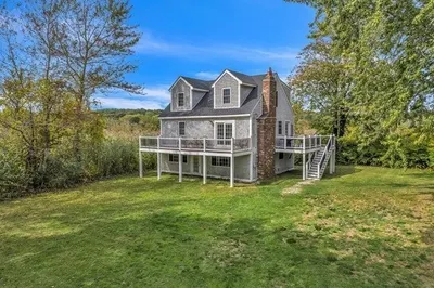 35 Holbrook Ave 1