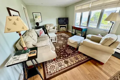 23 Glover Avenue 10/1-5/31 Ave #house