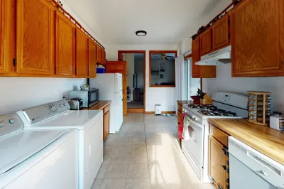 395 Lexington Street #2