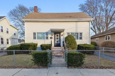 55 Paris St