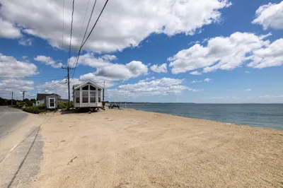 238/242 East Beach Rd 1