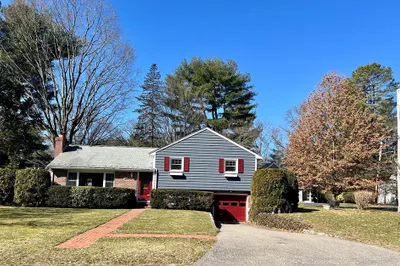 105 Parker Rd 1