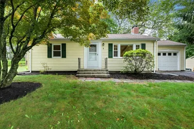 8 Oakwood St 1