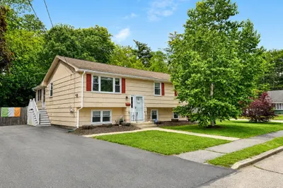 174 Damon Rd 1