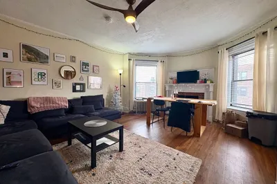 914 Beacon St #4 1