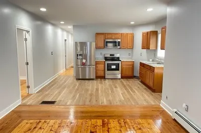 37 Allen St #1 1