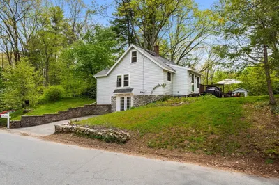 40 Lake Dr 1