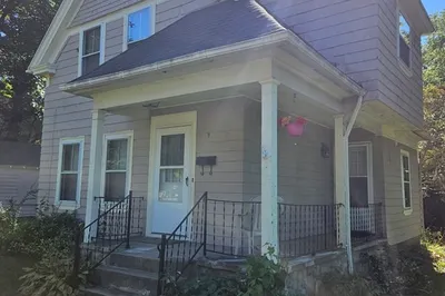 9 E Walnut St