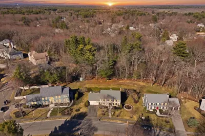 37 Fairchild Dr 1
