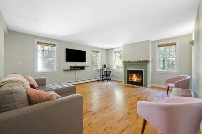16 Gedeon Ave