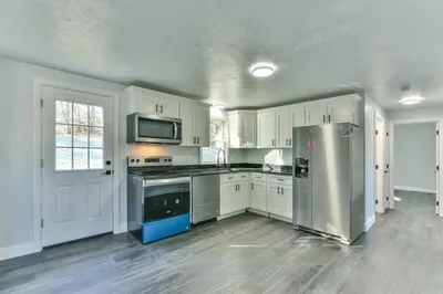 69 Southbridge Rd 1