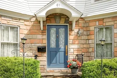 61 W Central St