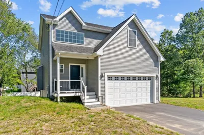 36 Fall River Ave