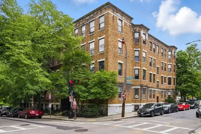 72 Strathmore Rd #10B