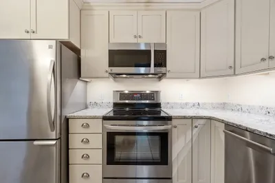 5 Colonial Drive #2 1
