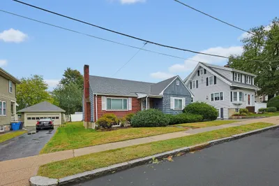 16 Loring Rd 1