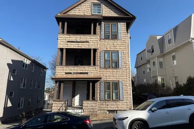 3 Hillside St #3