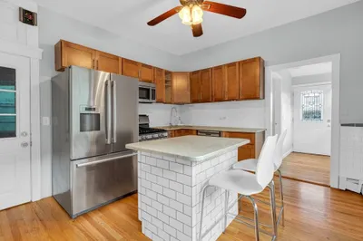 2 Kemp St #2