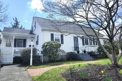 15 Donald Tennant Circle