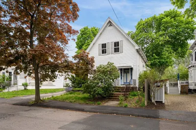17 Sharon St 1