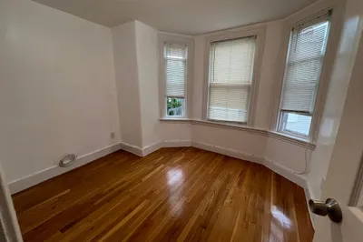 23 Myrtle St #2/F