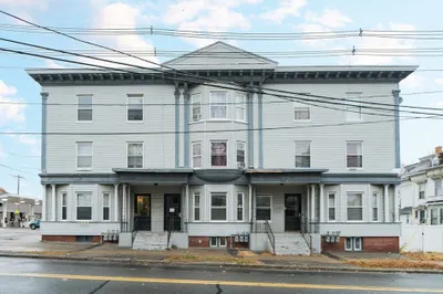55 Pleasant St 1