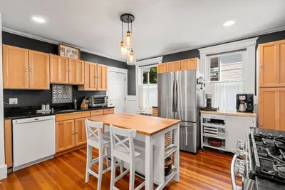 10 Hazel St #1