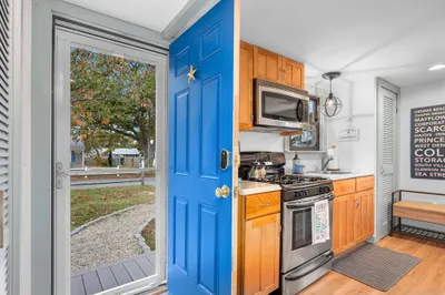 22 Wixon Rd