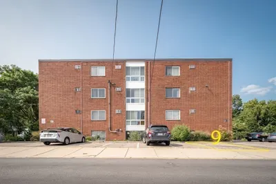 2595 Massachusetts Ave #9 1