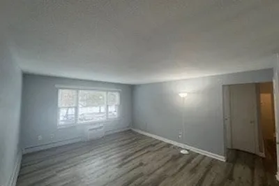5 Colonial Dr ## B5-6