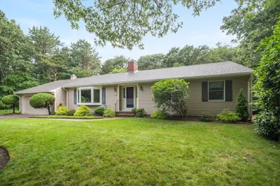 71 Clubhouse Dr 1