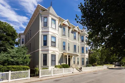 38 Linden St #4 1