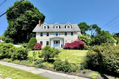 66 Bradlee Rd 1
