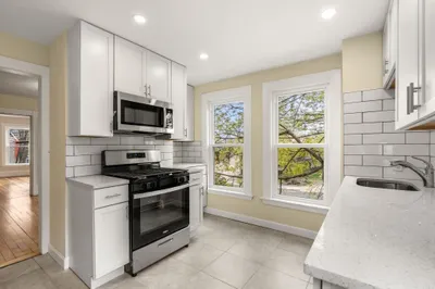 10 Royal St #2 1