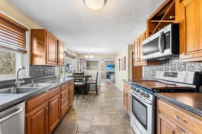 10 Valerie Cir