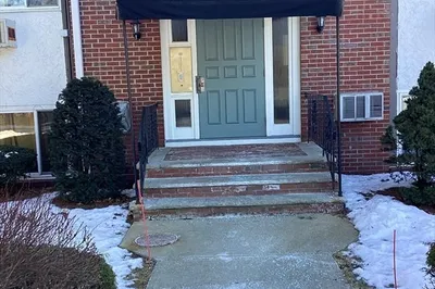 80 Walnut St #403