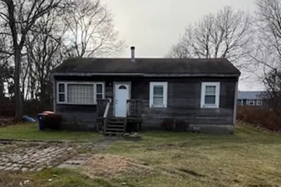 52 Cottonwood St.