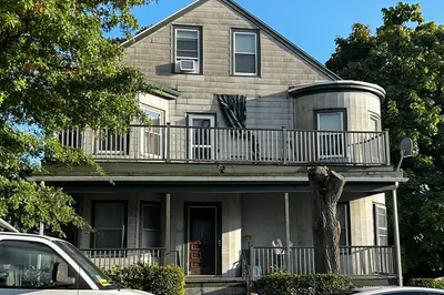 7 Brinsley St #1