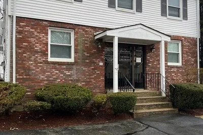 77 Pond St #1 1