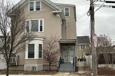 6 Hadley Pl #3