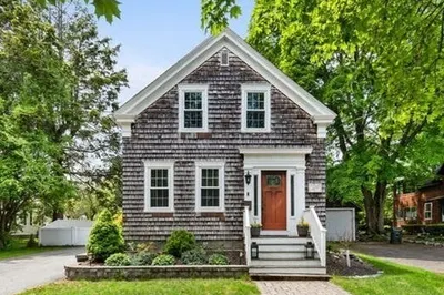 11 Ash St