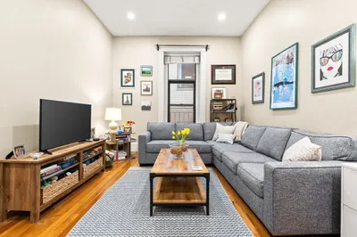 271 Dartmouth St #3E