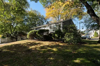 53 Dickson Ave 1