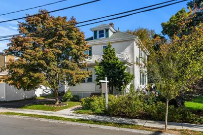 8 Endicott St 1