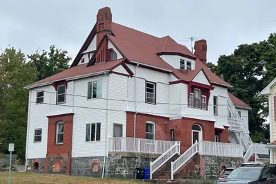 209 Summer St 1