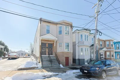 81 Horace St