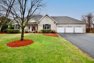74 Knollwood Rd 1