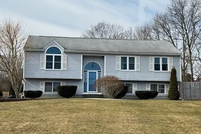 195 S Worcester St 1
