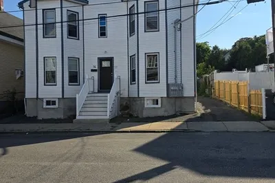 14 Ridgeway St #1 1